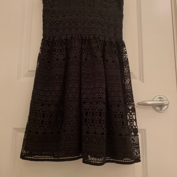 Abercrombie & Fitch Lace Crochet V-Neck Skater Dress Black Size 2 - Picture 11 of 16